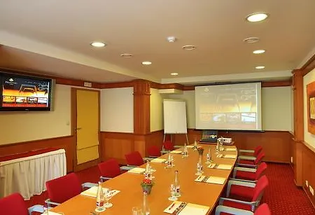 Primavera & Congress Centre Hotel