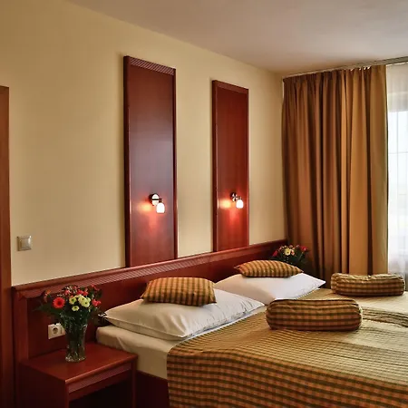 Hotel Primavera & Congress Centre 4*