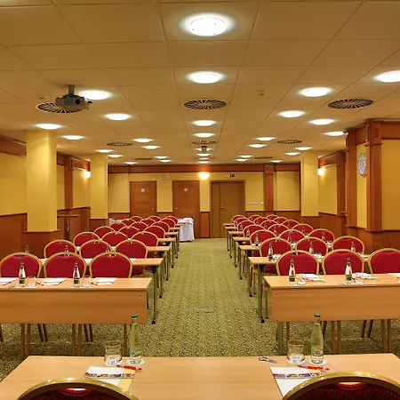 Primavera & Congress Centre Hotel