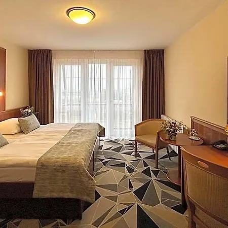 Primavera & Congress Centre Hotel