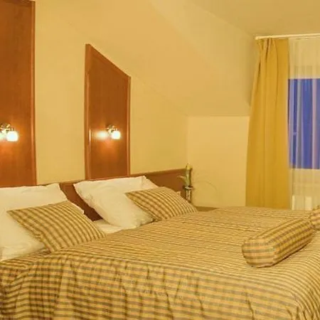 Ξενοδοχείο Primavera & Congress Centre 4*