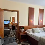 Primavera & Congress Centre Otel 4*