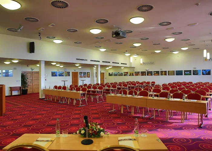 Primavera & Congress Centre Otel 4*