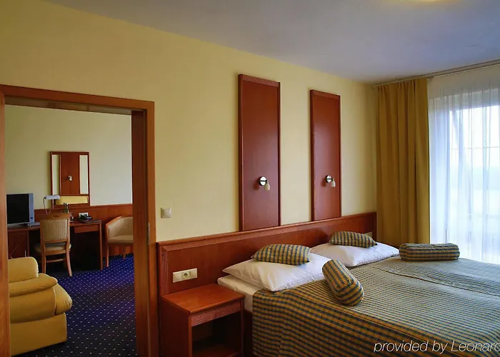 Primavera & Congress Centre 4*
